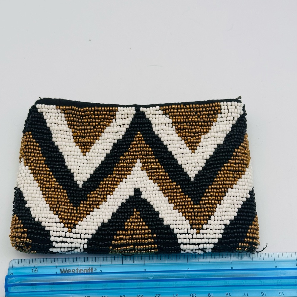 Chevron Beaded pouch - Picture 7 of 8